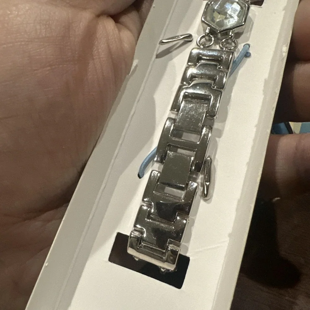 Working VTG Avon Antiqued Silver Tone Crystal Bracelet Quartz Ladies Watch W Box